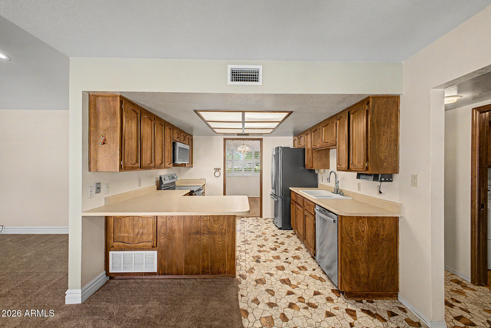 618 East Harwell Road Gilbert, AZ 85234 - Photo 13 of 60 10 - Harwell