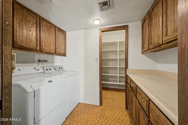 $860,000 | 618 East Harwell Road, Gilbert, AZ 85234