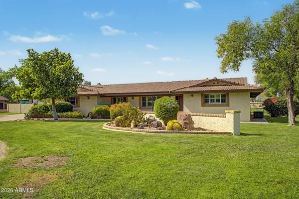 $860,000 | 618 East Harwell Road, Gilbert, AZ 85234