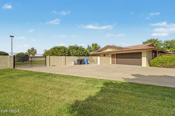 $860,000 | 618 East Harwell Road, Gilbert, AZ 85234
