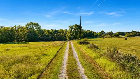 $900,000 | 1984 Sunflower, Paradise, TX 76073