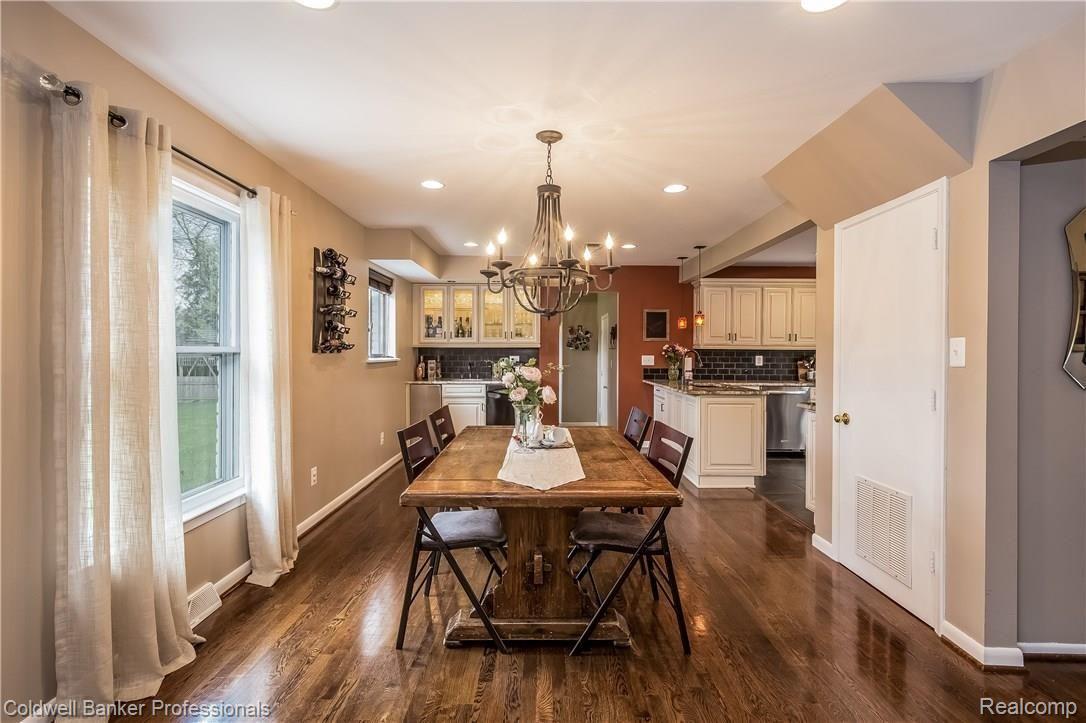 3757 Quarton Road Bloomfield Hills, MI 48302 - Photo 10 of 45 015-2685310-large.jpg