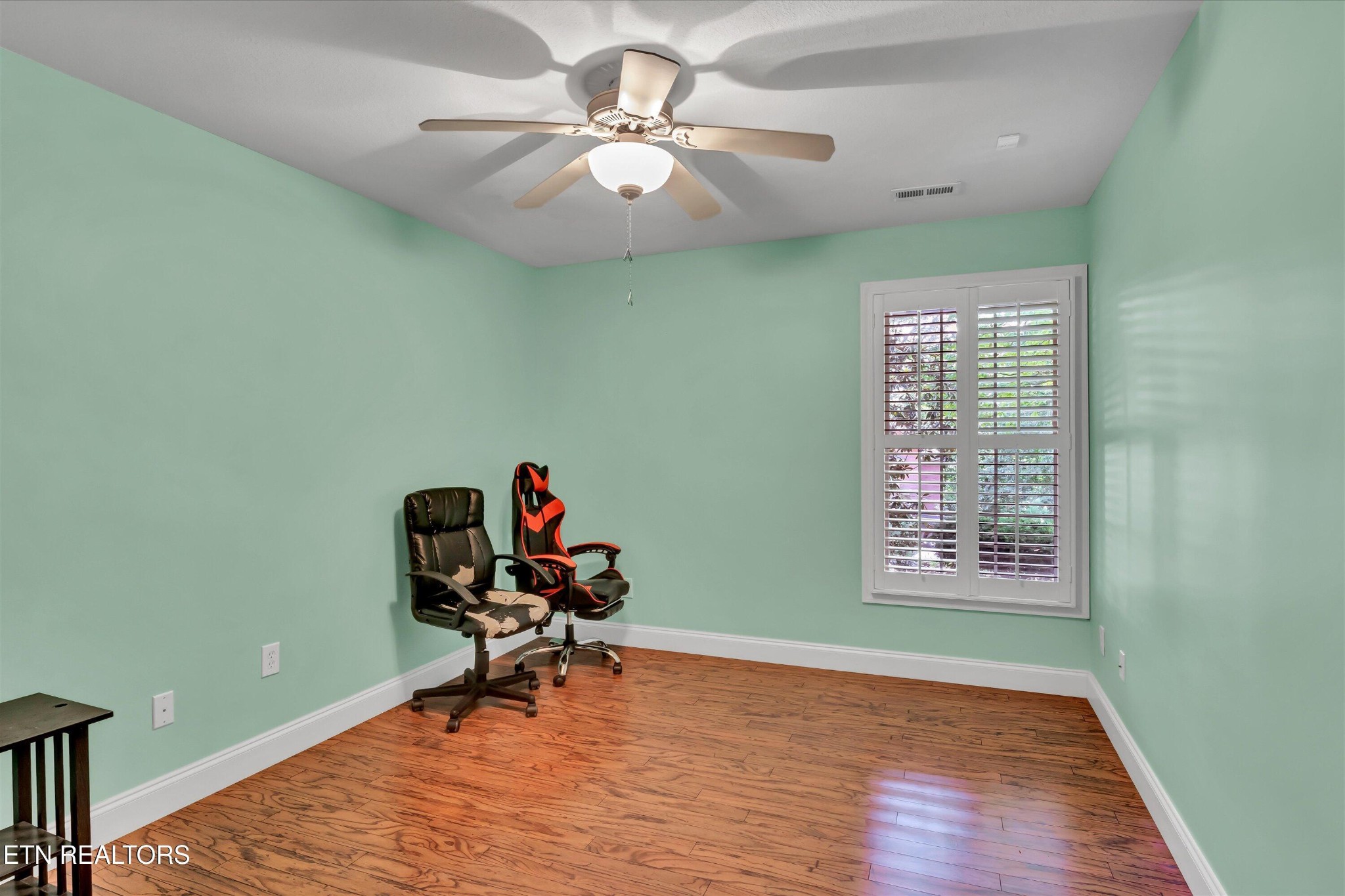 140 Ootsima Way Loudon, TN 37774 - Photo 22 of 31 a view of a room with gym equipment