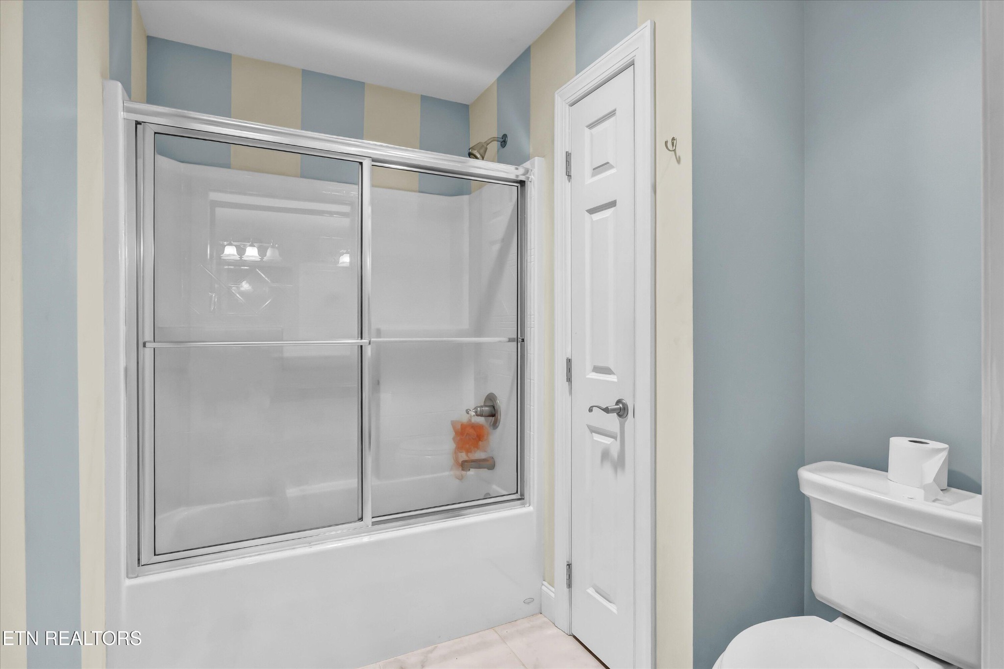 140 Ootsima Way Loudon, TN 37774 - Photo 25 of 31 a bathroom with a shower