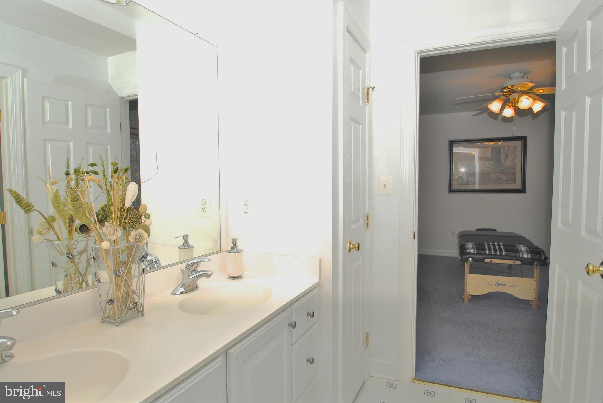 201 Ladybug Way Edgewater, MD 21037 - Photo 17 of 30 Full bath connecting 2nd and 3rd bedroom