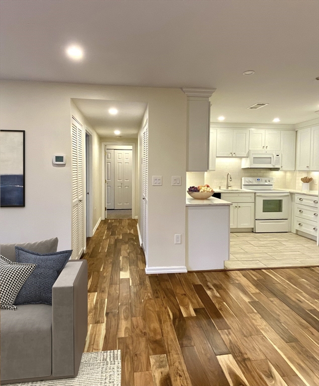 666 Main Street, Unit 315 Winchester, MA 01890 - Photo 7 of 23