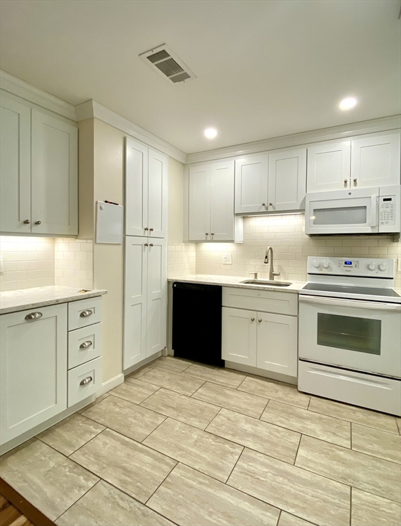 666 Main Street, Unit 315 Winchester, MA 01890 - Photo 10 of 23