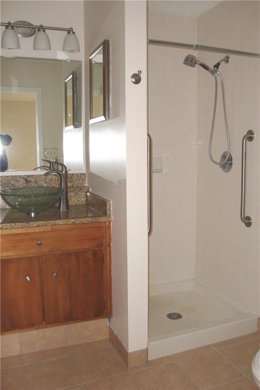5212 Hawks Point Road, Unit 241 Indianapolis, IN 46226 - Photo 10 of 14 Gallery Image 10