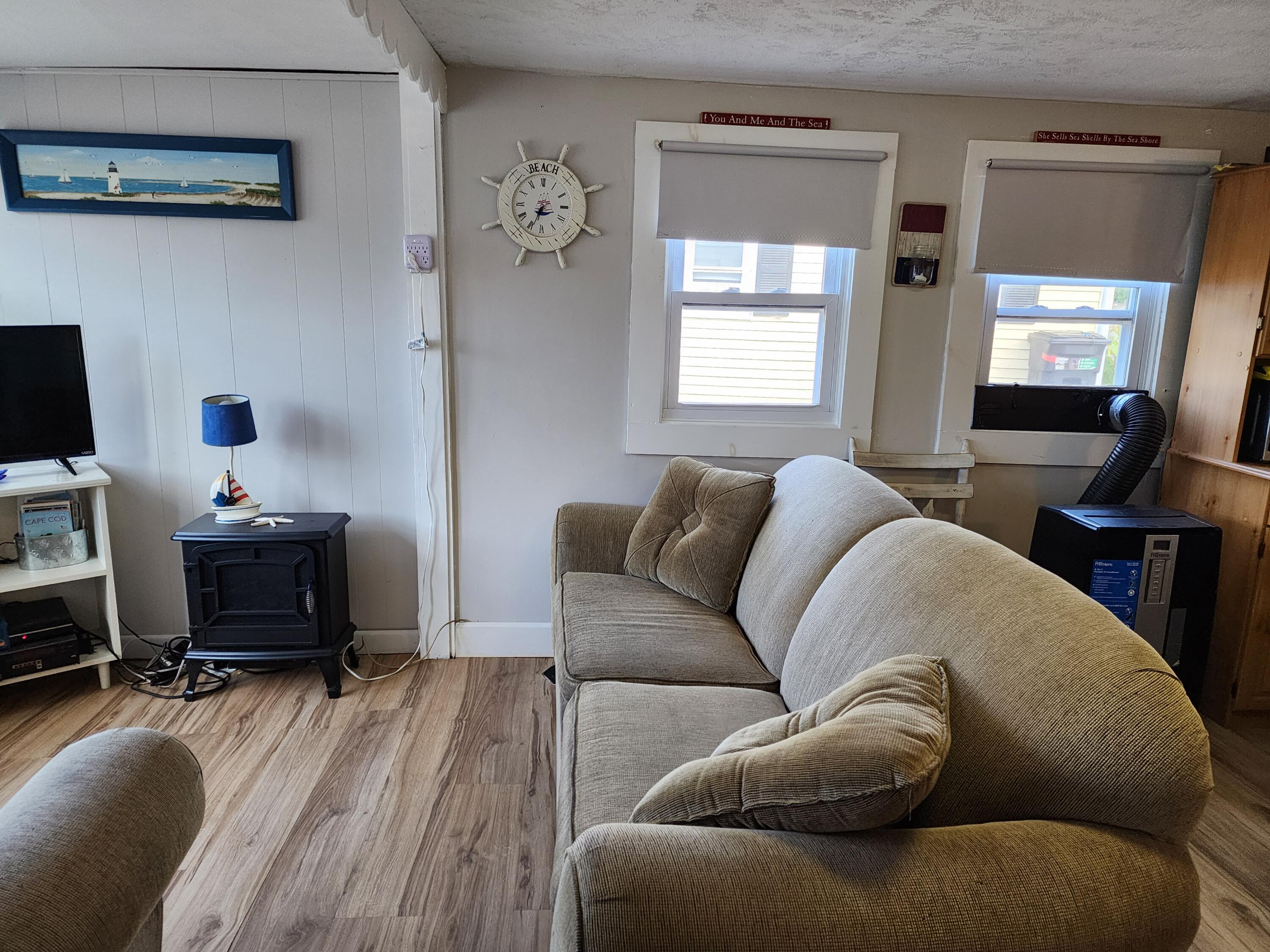 218 Old Wharf Road, Unit 211 ROSE & CROWN Dennis Port, MA 02639 - Photo 8 of 22 20230827_164851 (1)