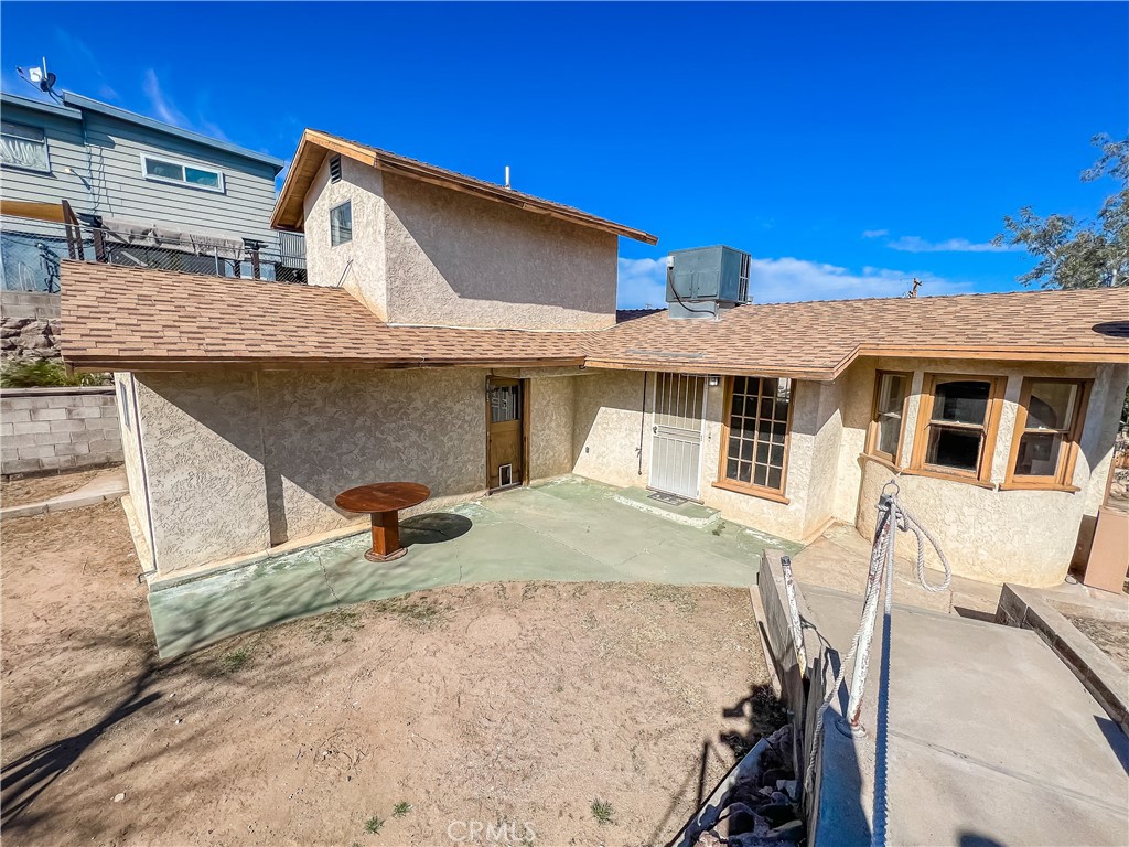 506 Desnok Street Needles, CA 92363 - Photo 67 of 70 a front view of a house with yard