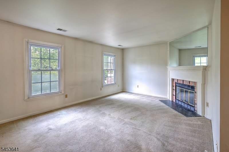 89 Jamestown Road Bernards, NJ 07920 - Photo 2 of 11 Gallery Image 2