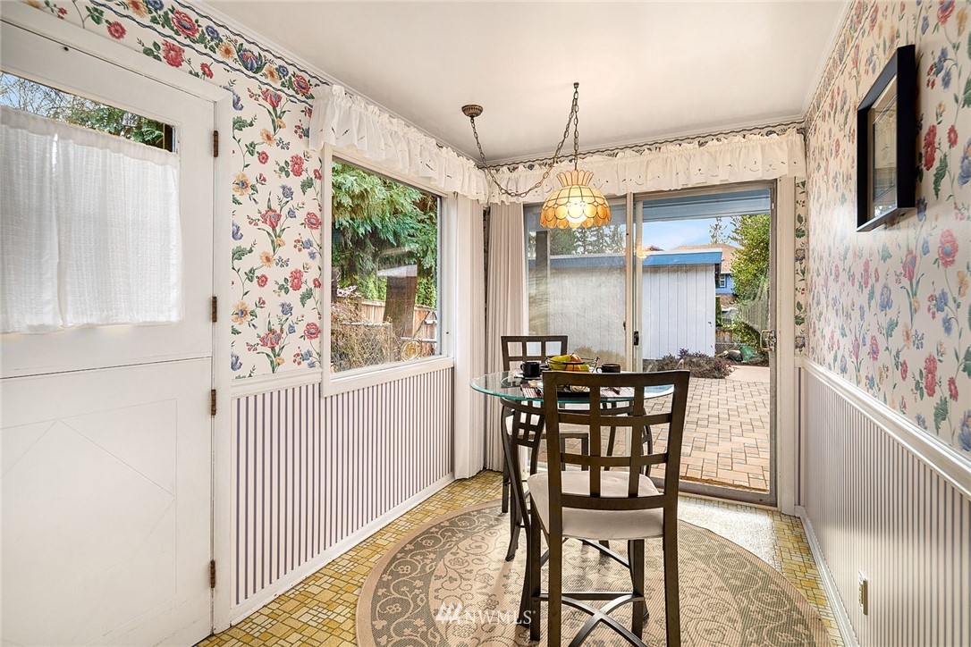 18910 88th Avenue West Edmonds, WA 98026 - Photo 9 of 21 Gallery Image 9