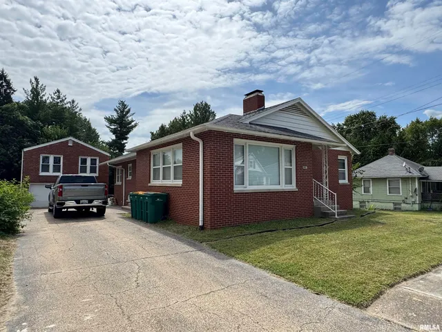 $150,000 | 329 West Fisk Street, Macomb, IL 61455