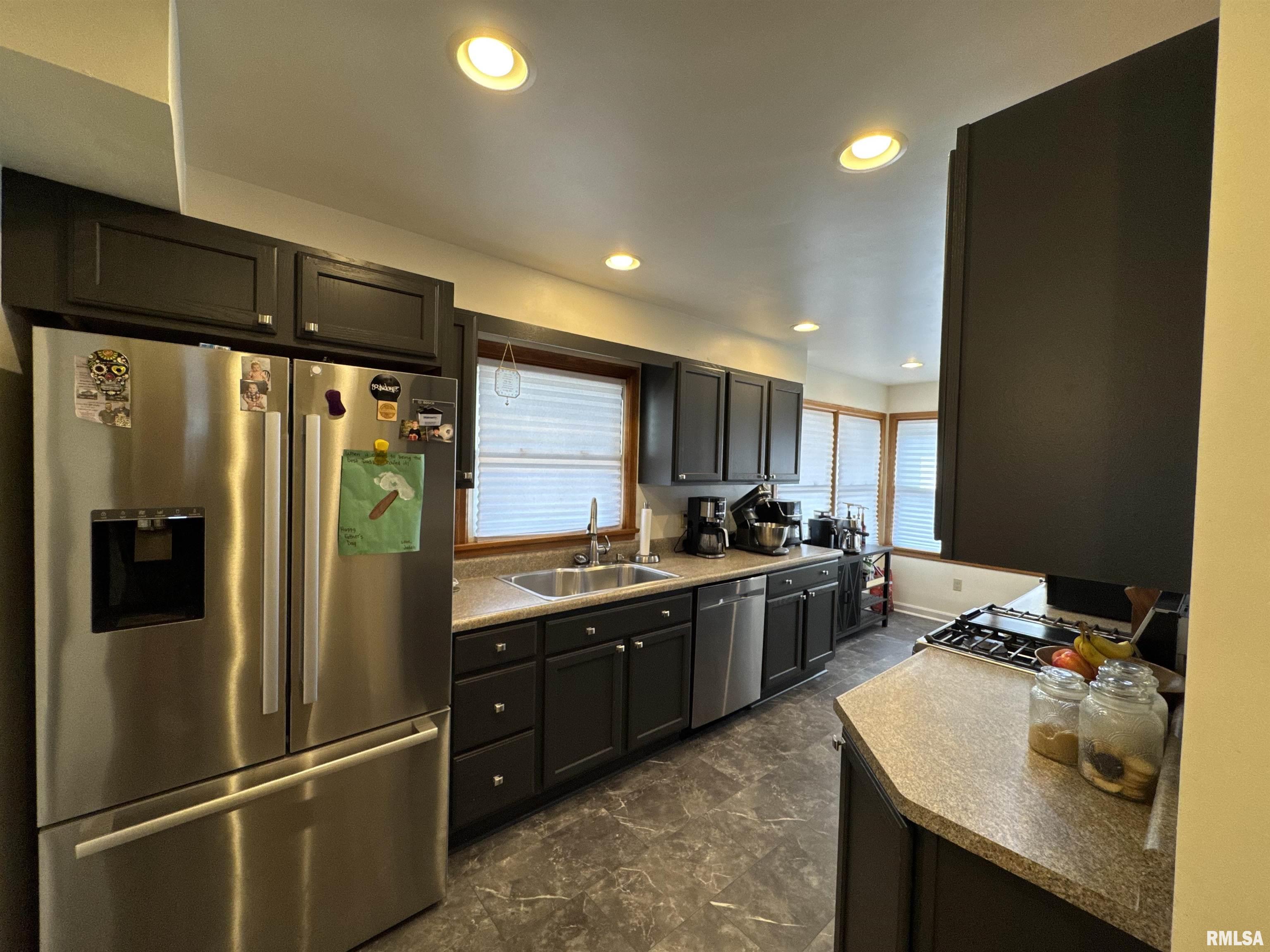 329 West Fisk Street Macomb, IL 61455 - Photo 18 of 71