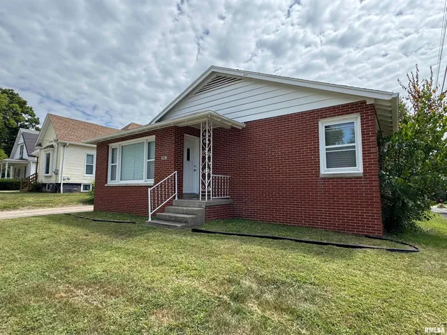 $150,000 | 329 West Fisk Street, Macomb, IL 61455