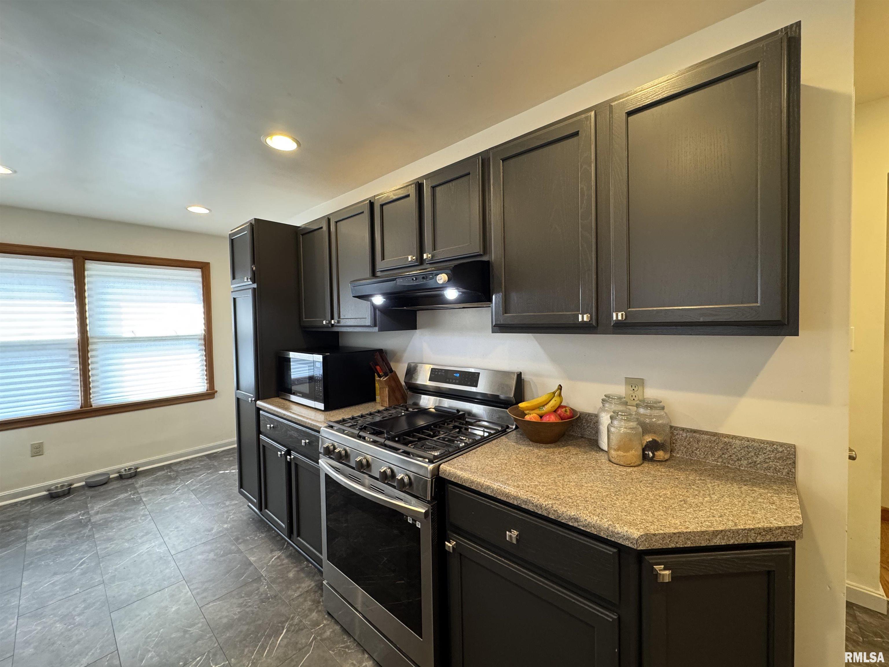 329 West Fisk Street Macomb, IL 61455 - Photo 22 of 71