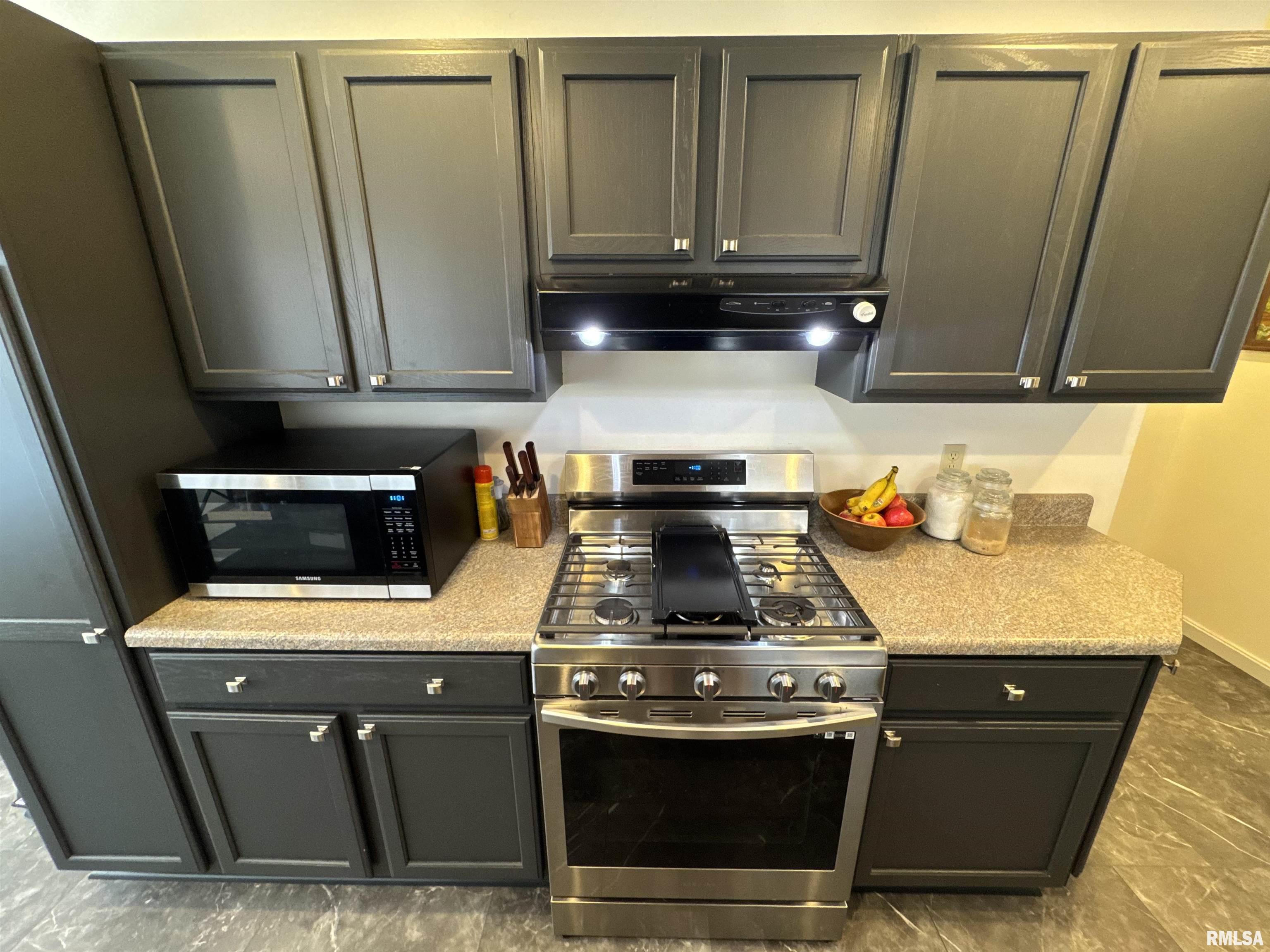 329 West Fisk Street Macomb, IL 61455 - Photo 25 of 71