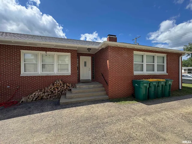 $150,000 | 329 West Fisk Street, Macomb, IL 61455