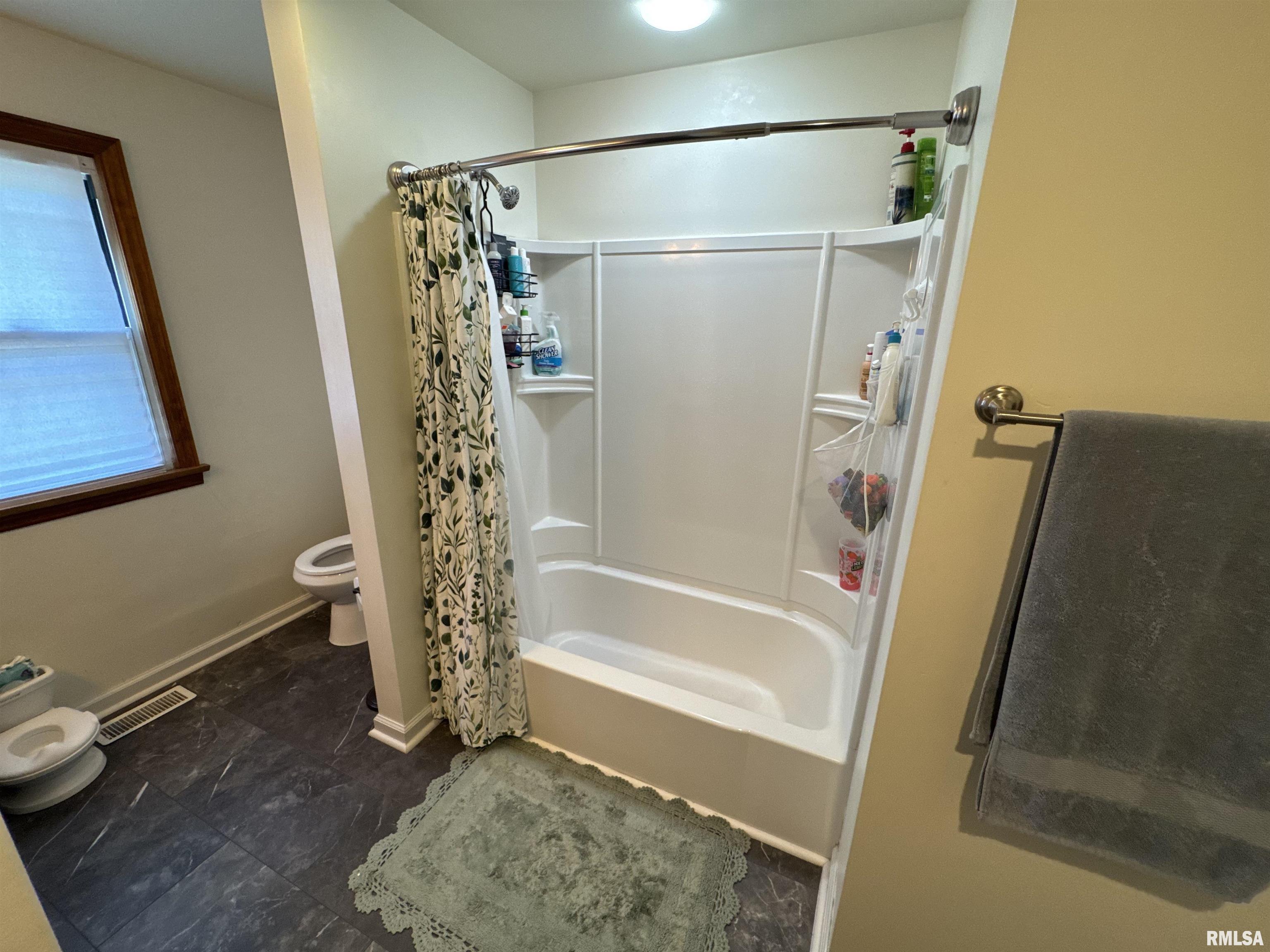 329 West Fisk Street Macomb, IL 61455 - Photo 37 of 71