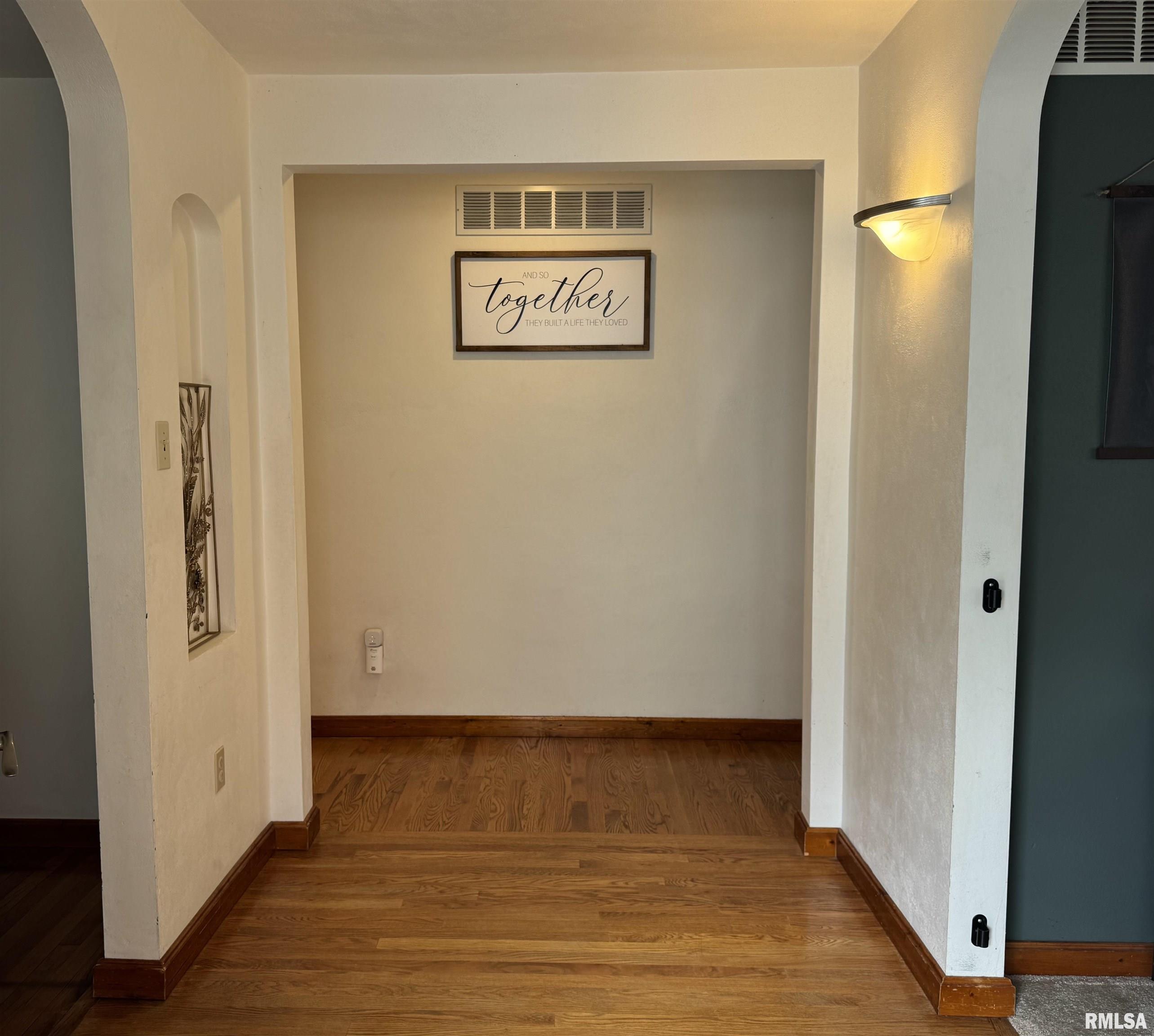 329 West Fisk Street Macomb, IL 61455 - Photo 5 of 71