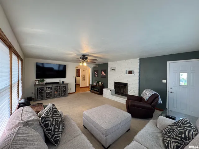 $150,000 | 329 West Fisk Street, Macomb, IL 61455