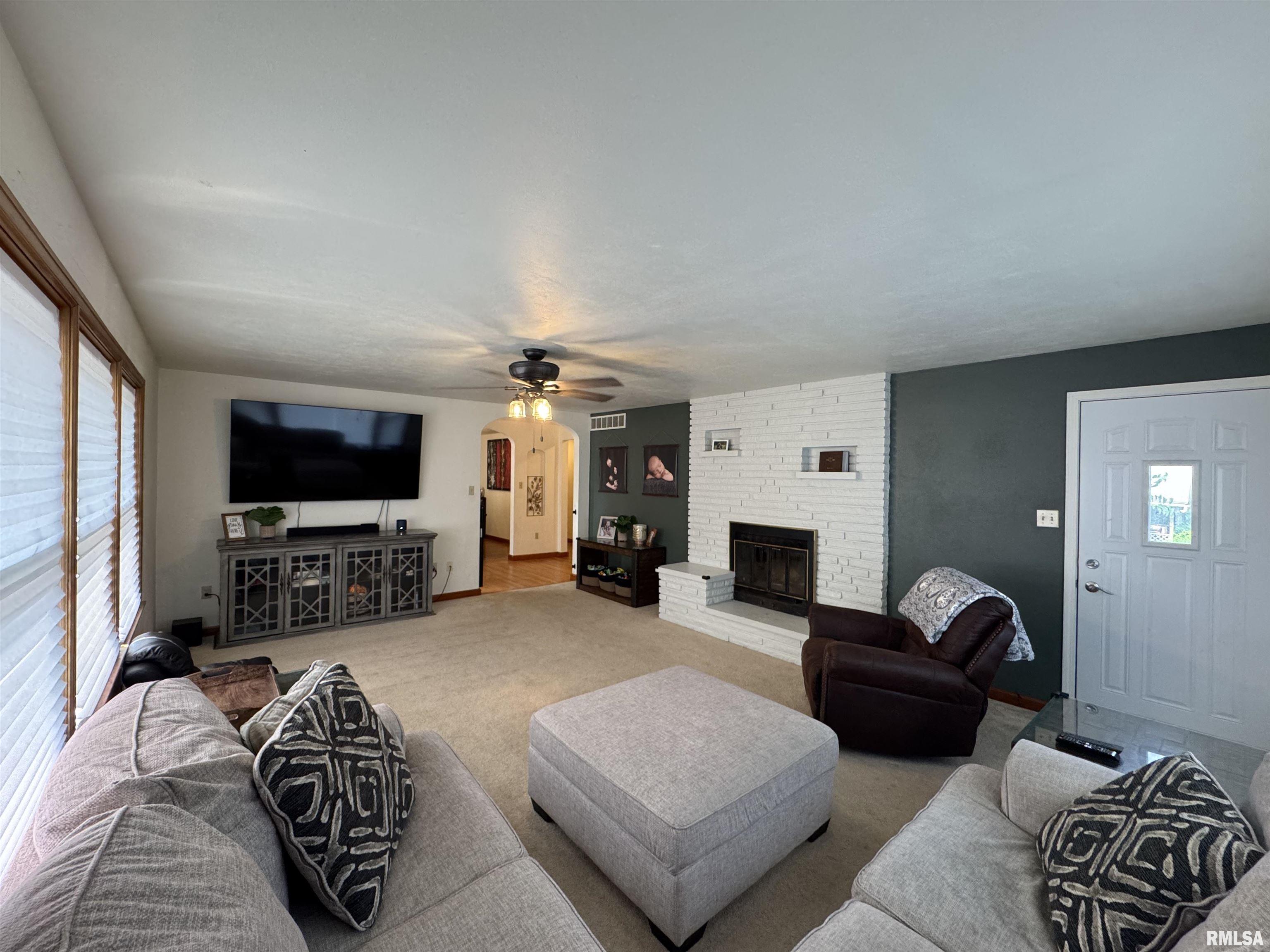 329 West Fisk Street Macomb, IL 61455 - Photo 10 of 71