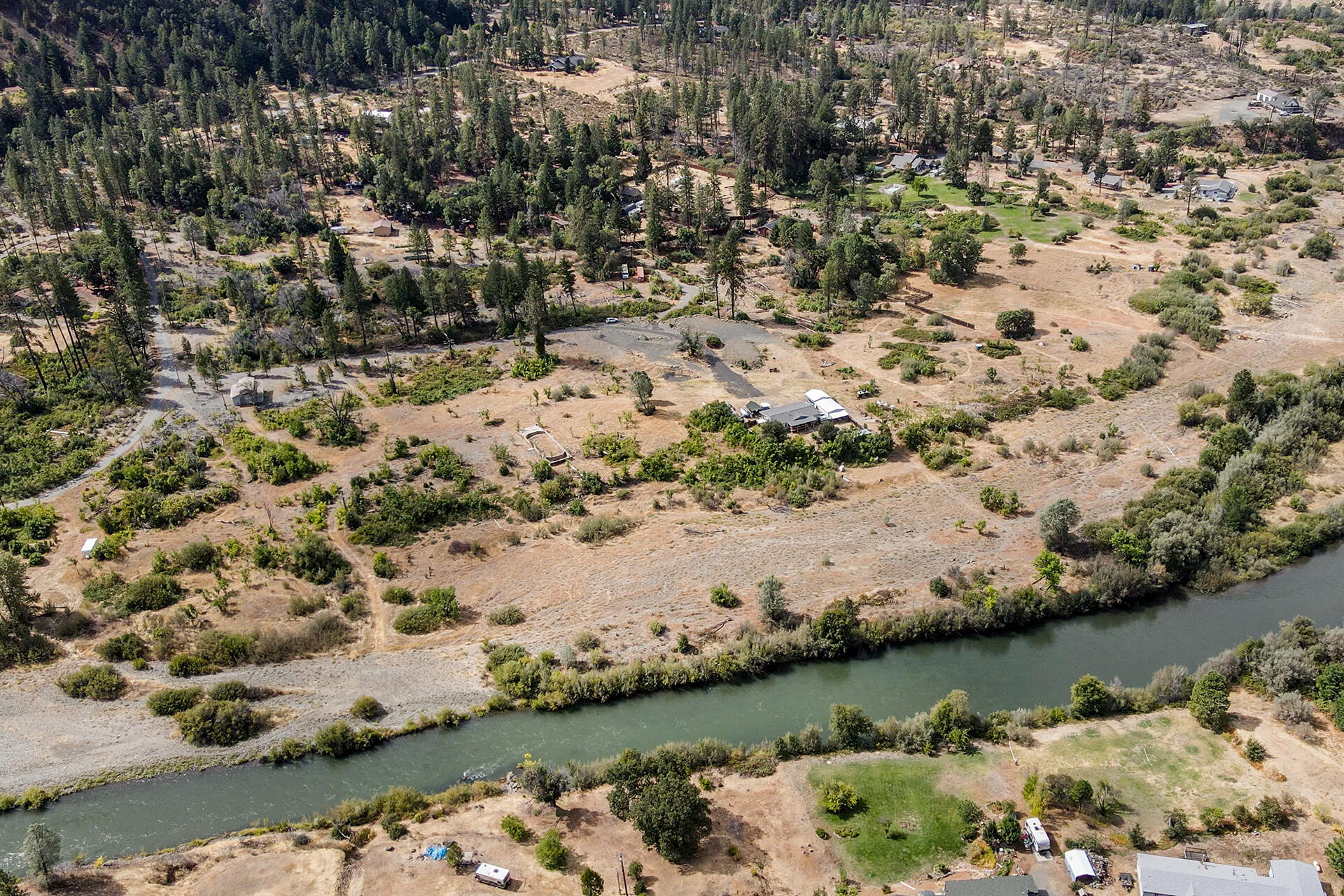 303 Bear Springs Road Junction City, CA 96048 - Photo 14 of 32 0014