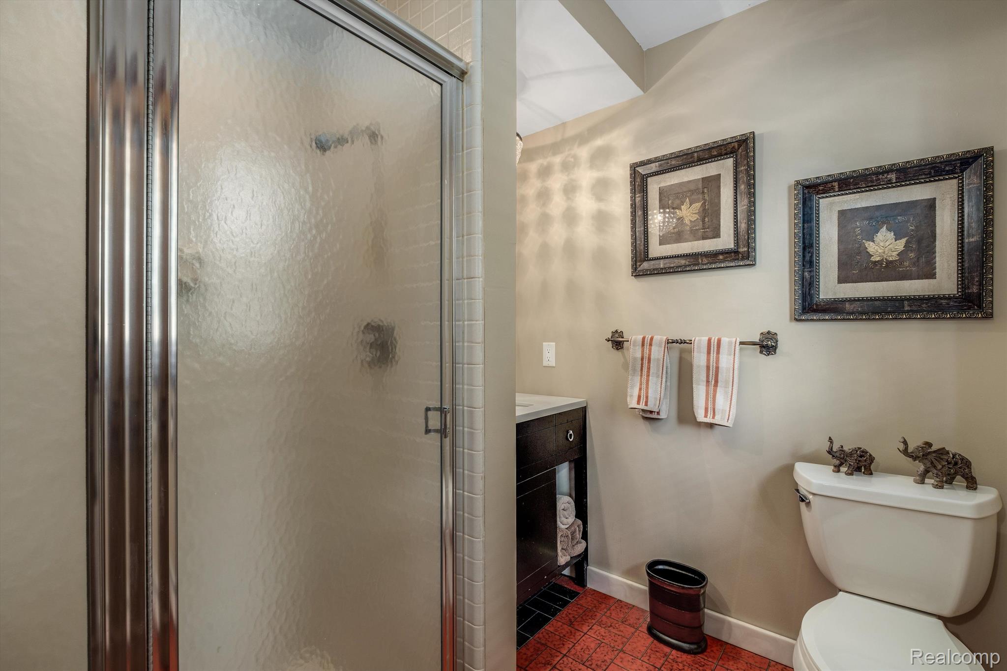 5262 North Livernois Road Rochester, MI 48306 - Photo 28 of 65 Bathroom #3
