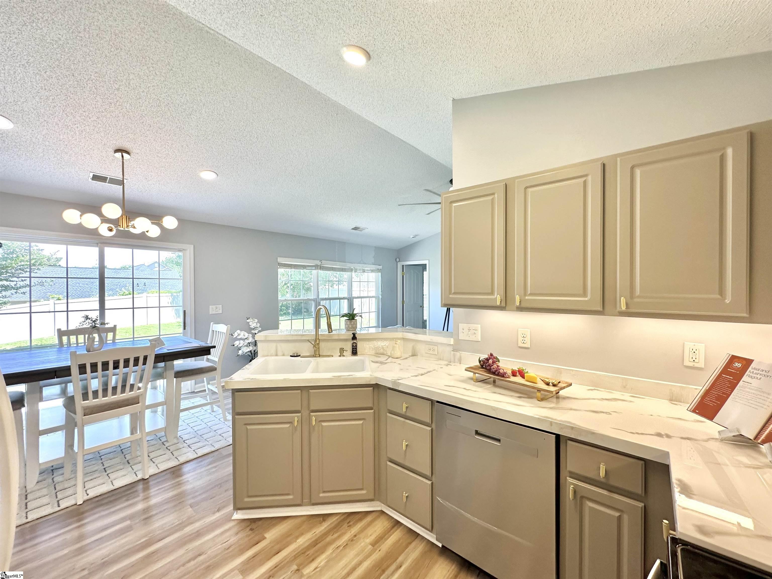 10 Crestbrook Drive Greenville, SC 29607 - Photo 9 of 18