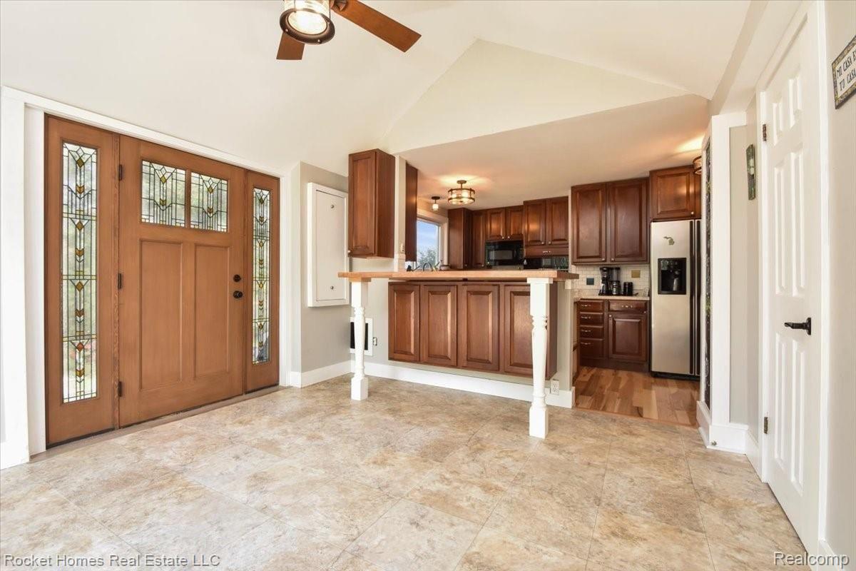 2910 Notten Road Grass Lake, MI 49240 - Photo 12 of 49 08-Breakfast Room.jpg