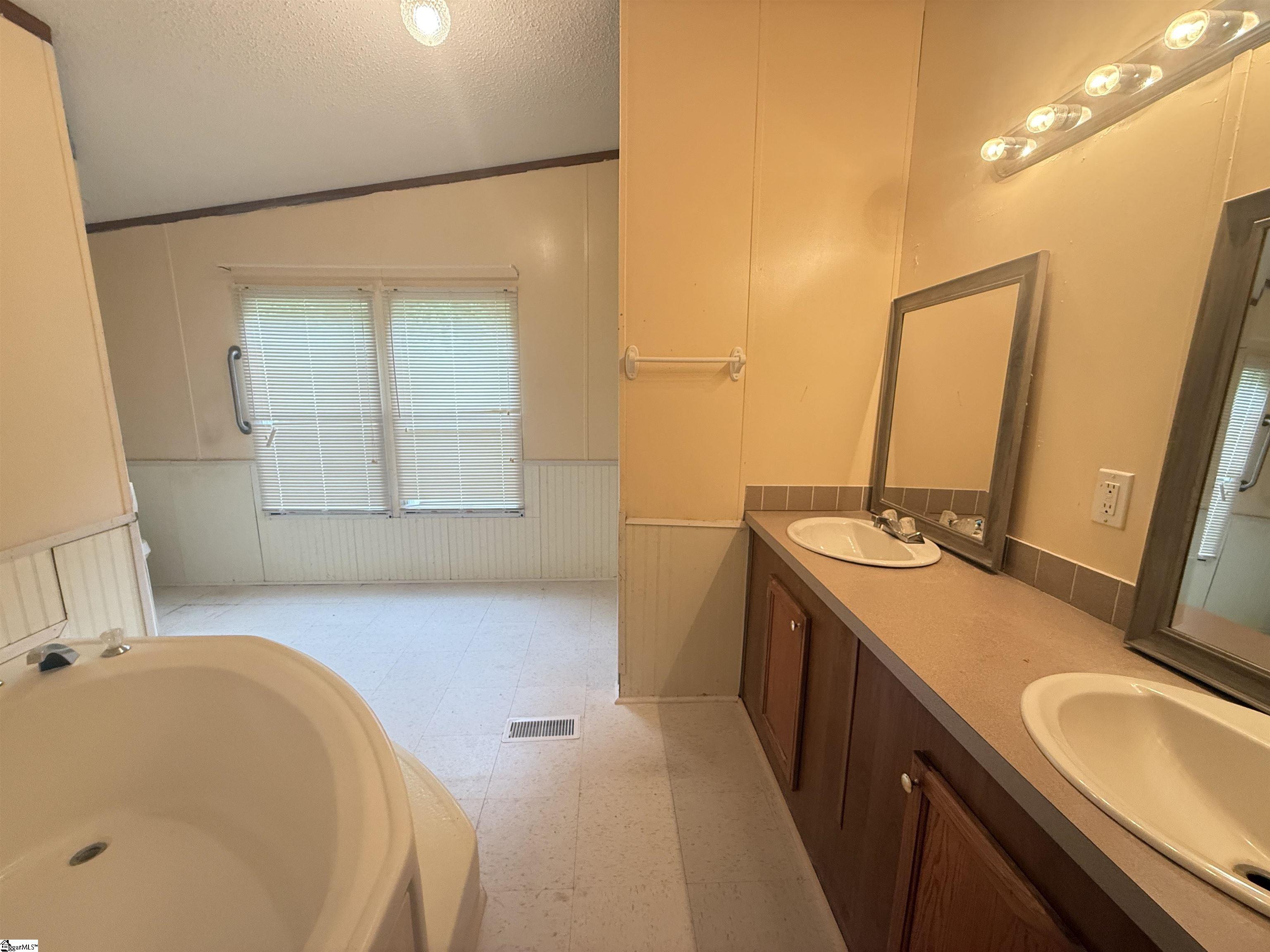 718 Stockton Road Fountain Inn, SC 29644 - Photo 15 of 27 Gallery Image 15