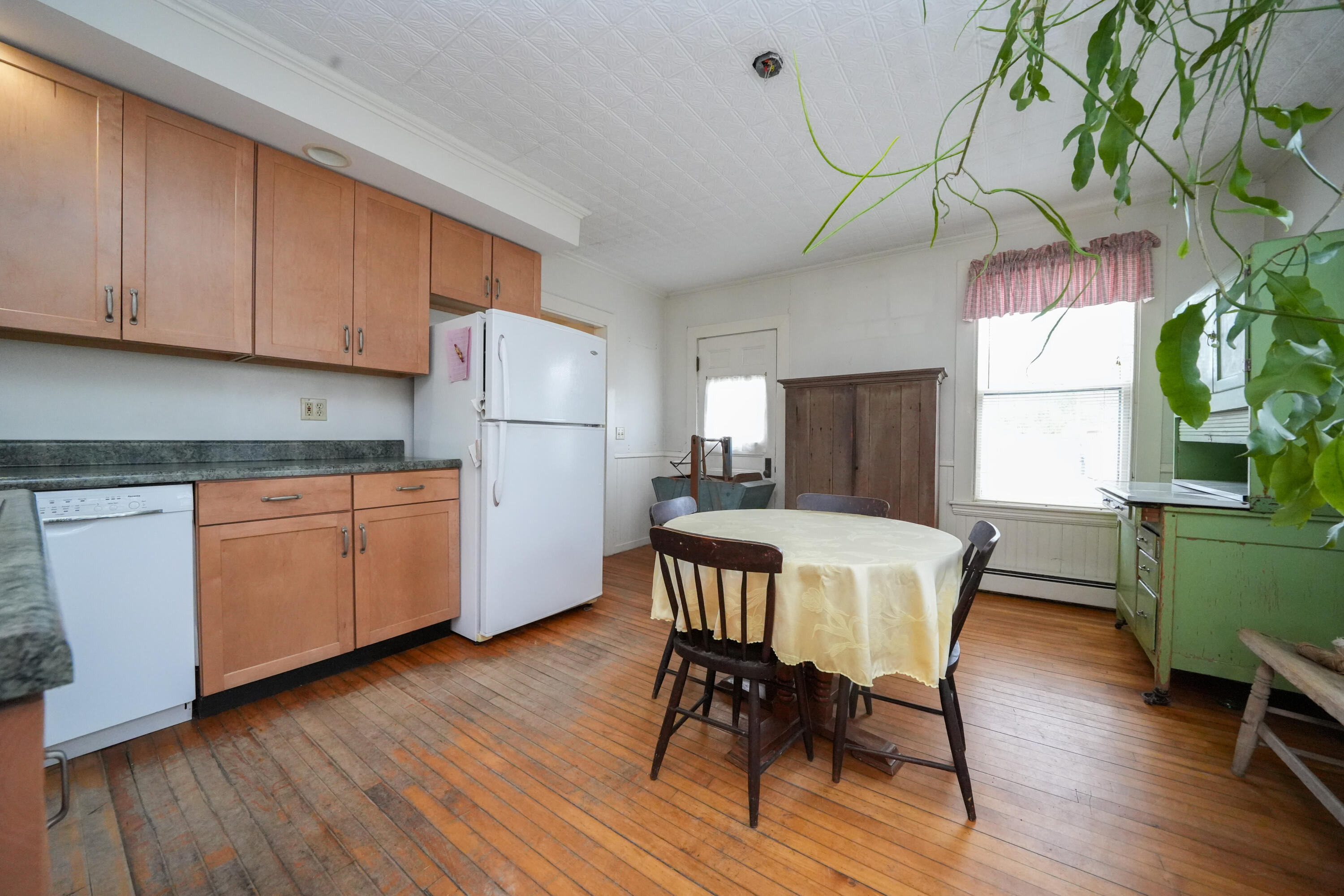 59 Wing Street Bangor, ME 04401 - Photo 12 of 29 Kitchen