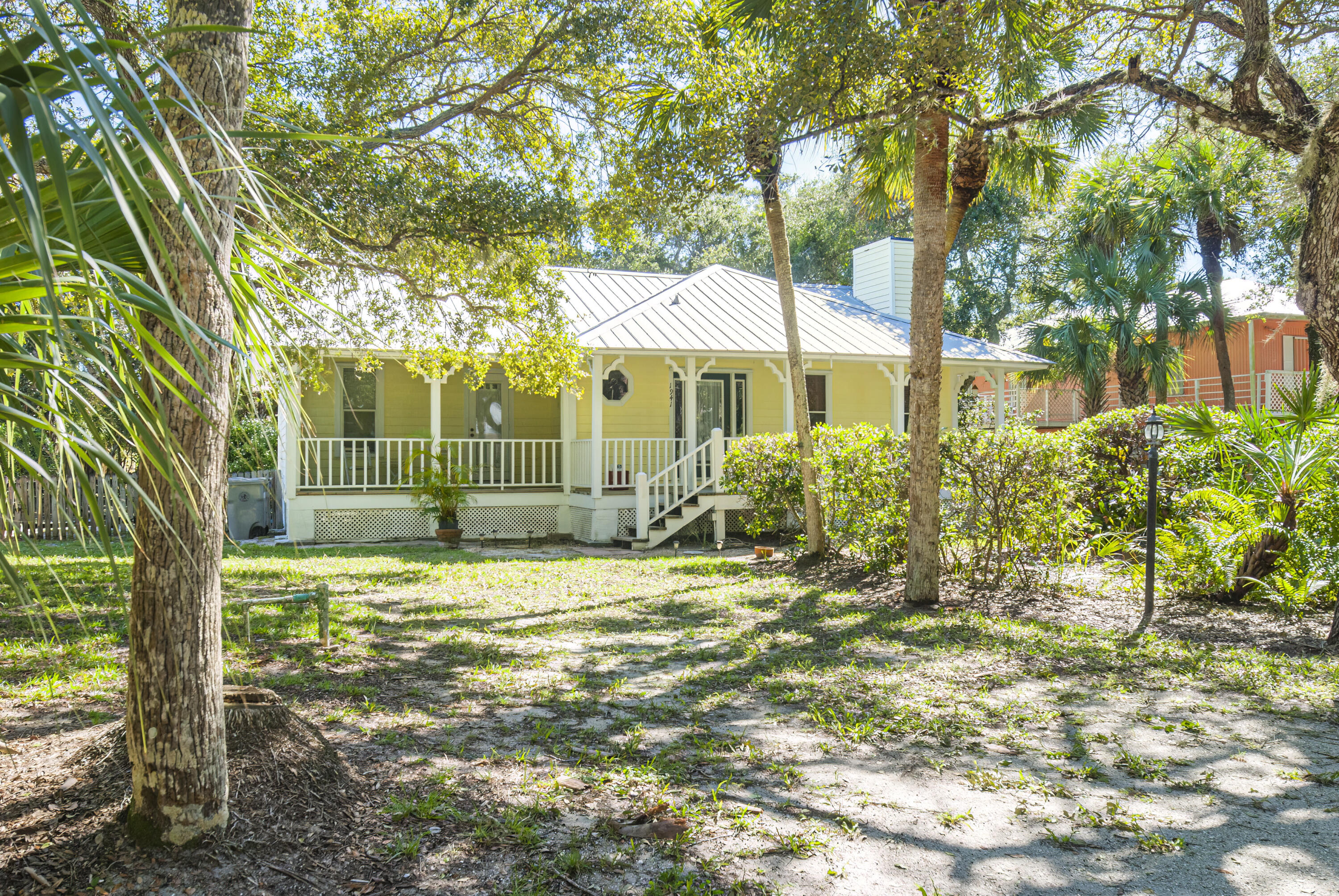 1941 West Shell Lane Vero Beach, FL 32963 - Photo 1 of 12 Front