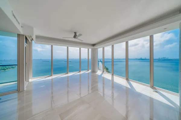 $8,500 | 601 Northeast 36th Street, Unit 2712, Miami, FL 33137