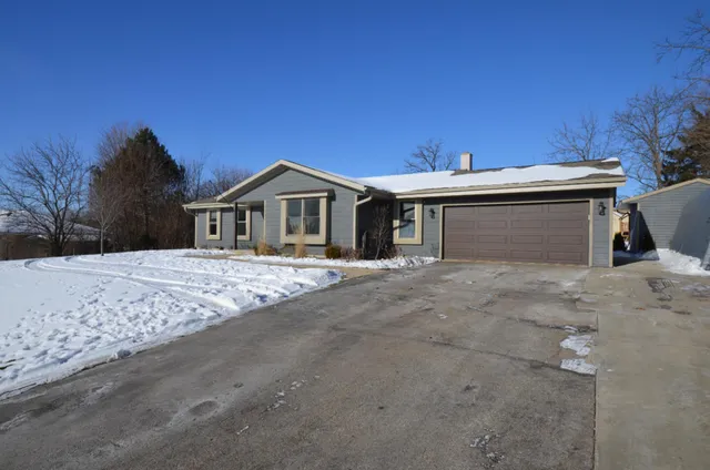 $409,900 | 421 Meadow Lane, Eagle, WI 53119