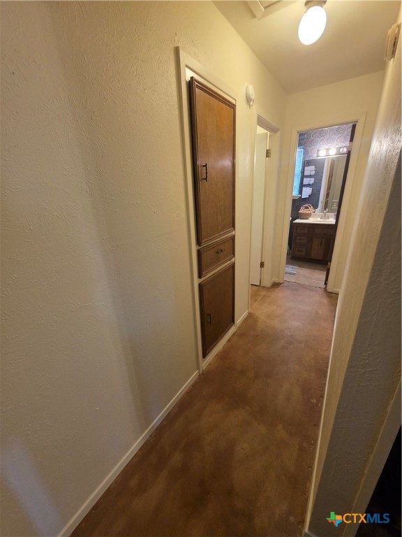 1611 East Messick Loop Round Rock, TX 78681 - Photo 13 of 16 Right Hallway to Primary 2