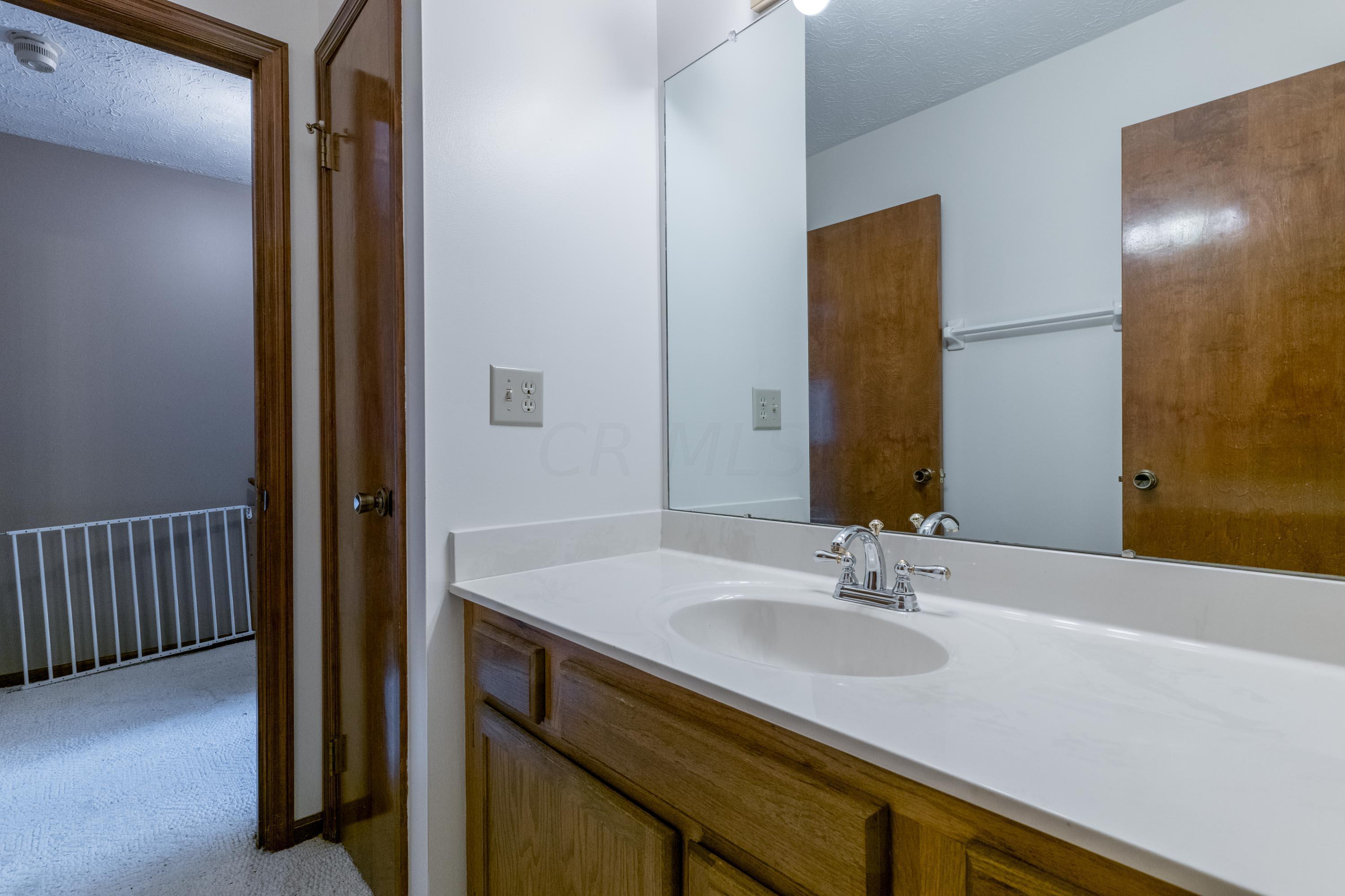 5275 Timberline Road, Unit 147 Columbus, OH 43220 - Photo 26 of 41 Full Bath