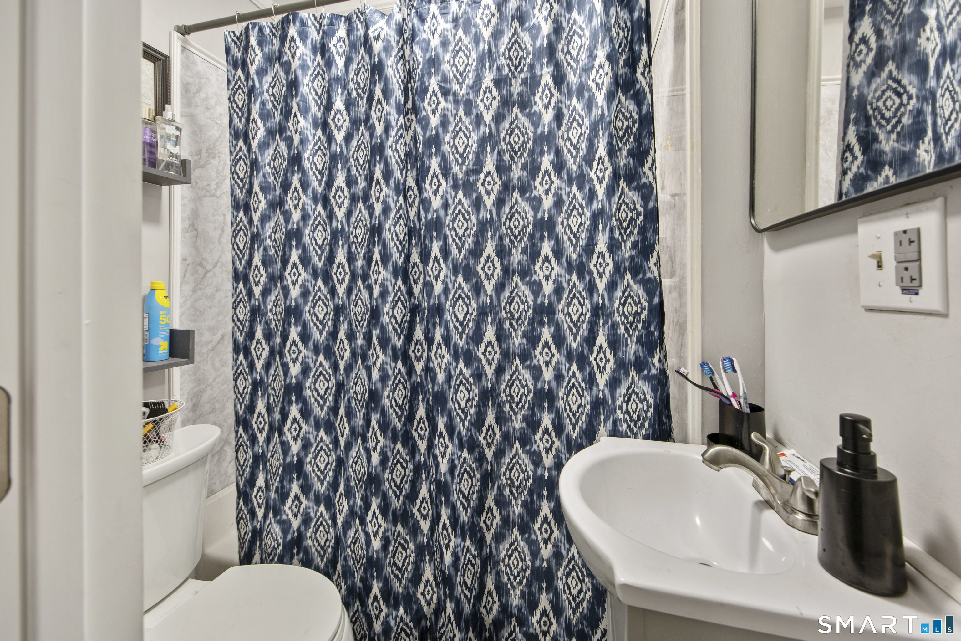 12 Arch Street Manchester, CT 06040 - Photo 26 of 40