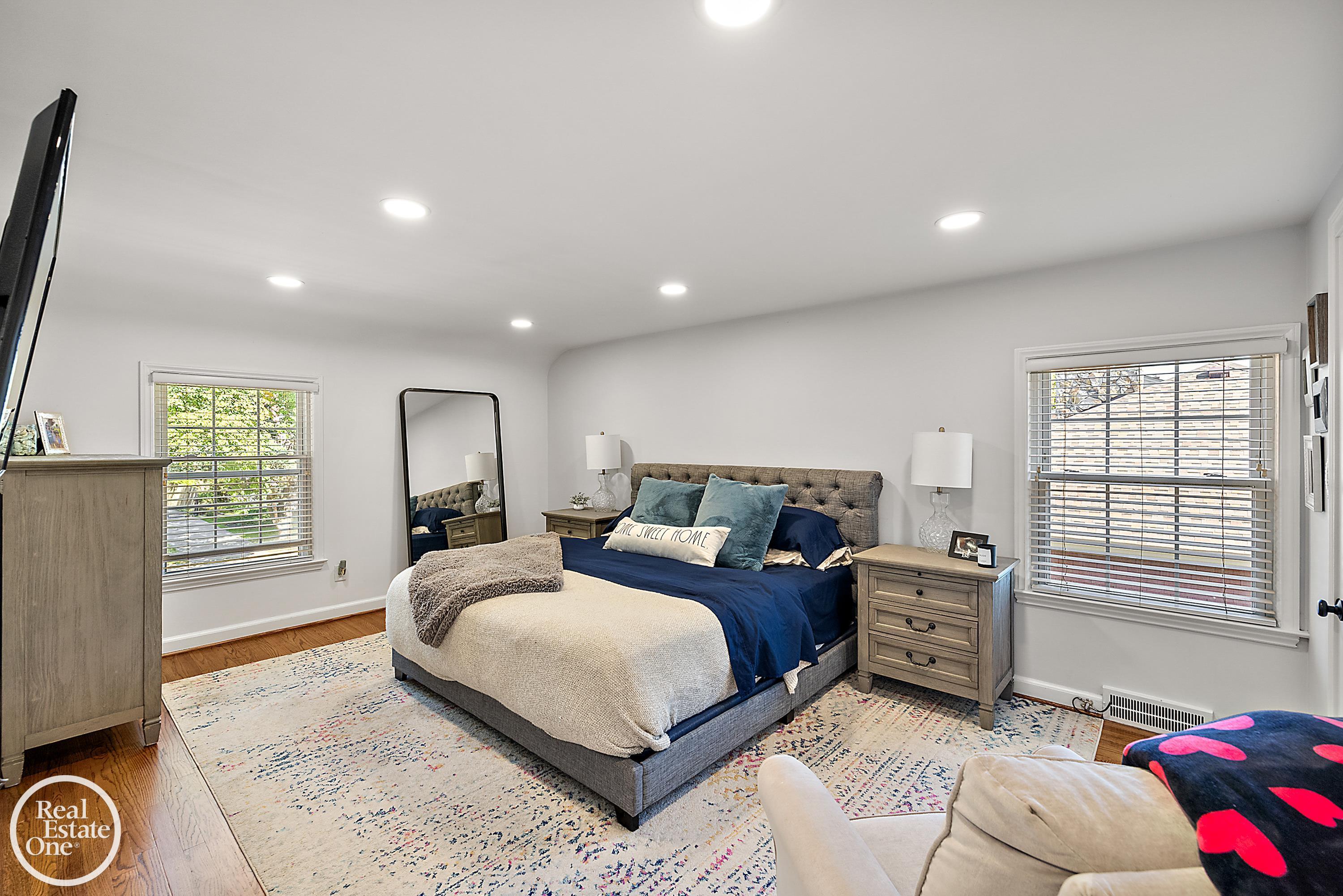 1183 Hawthorne Road Grosse Pointe, MI 48236 - Photo 27 of 48 50158747-f0a255dd-6ec2-4546-9059-338a3cce7392.JPG