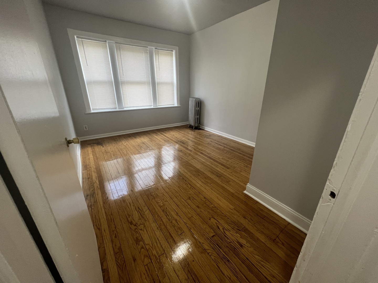 2049 East 68th Street, Unit 1E Chicago, IL 60649 - Photo 2 of 5