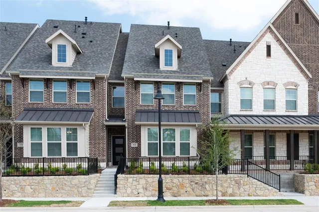 $387,990 | 2112 Naples Drive, Rowlett, TX 75088