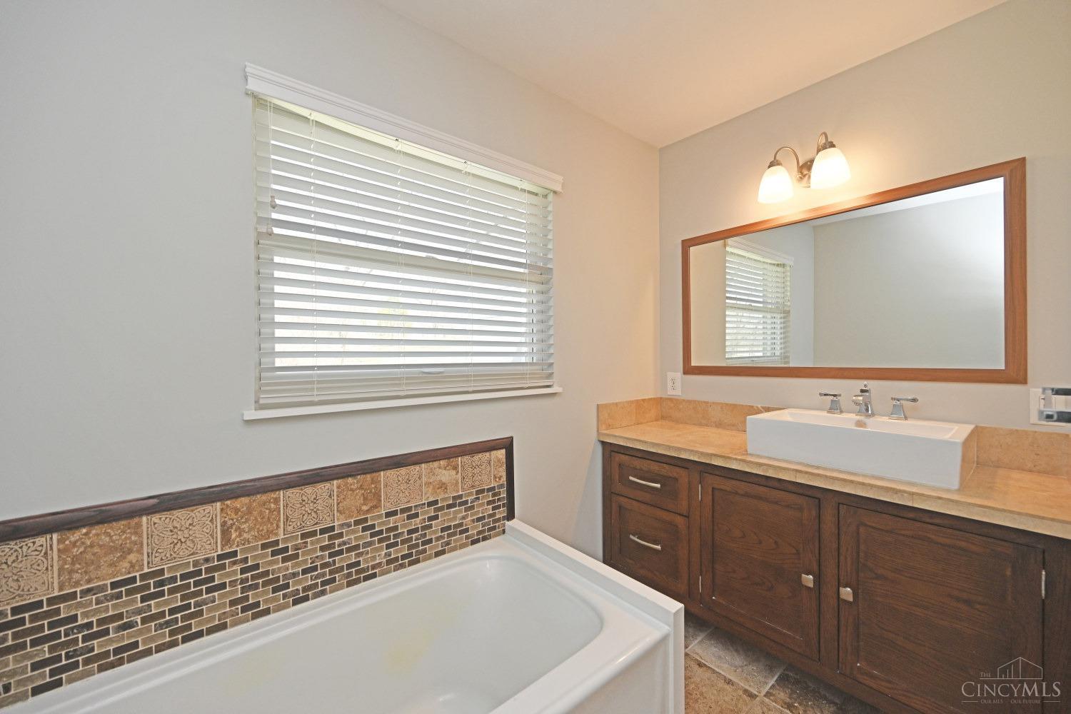 6849 Springcrest Circle Madeira, OH 45243 - Photo 19 of 26 Gallery Image 19