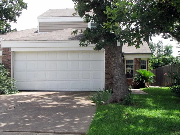 $2,000 | 5315 San Mateo Court, Arlington, TX 76017