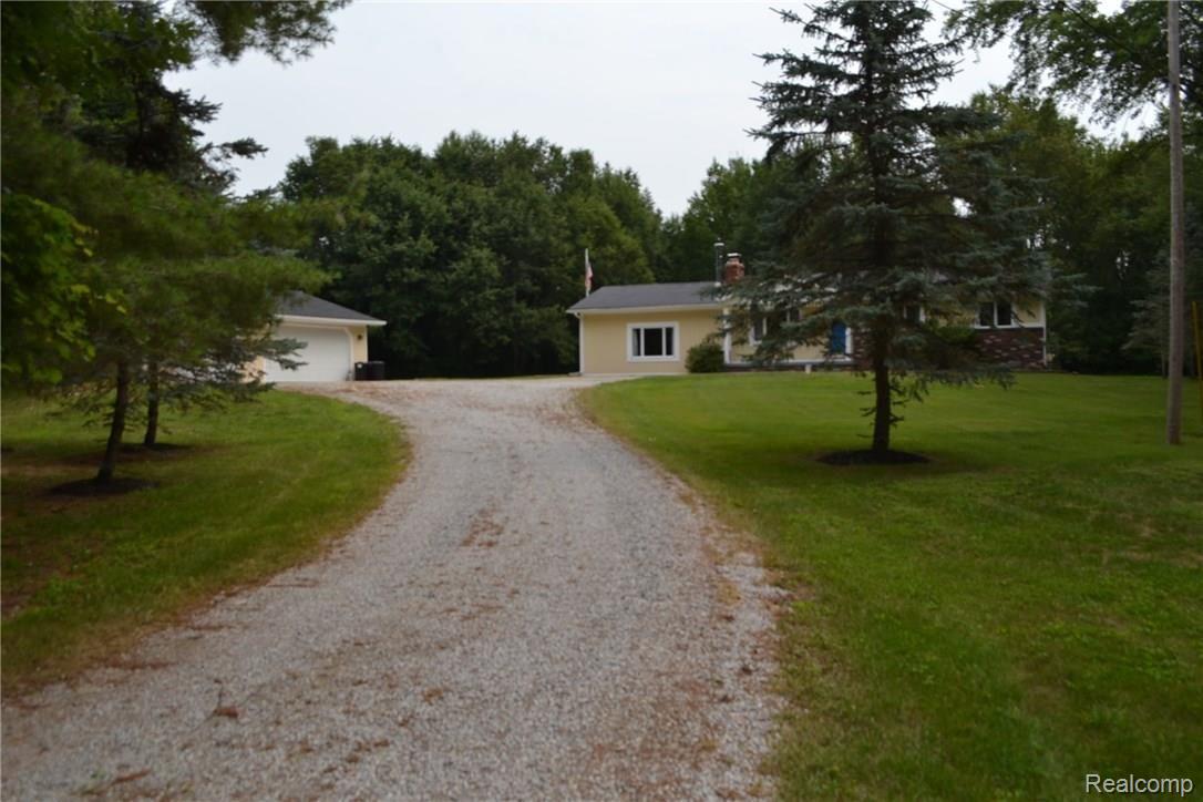 7072 North Center Road Mount Morris, MI 48458 - Photo 2 of 61 DSC_0759.JPG