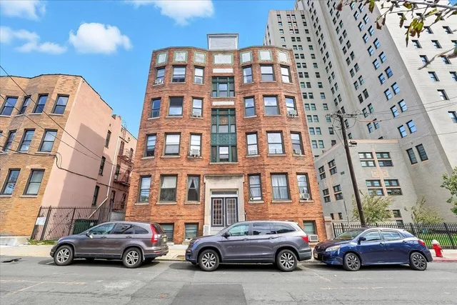 $2,500 | 134 Clifton Place, Unit 5, Jersey City, NJ 07304