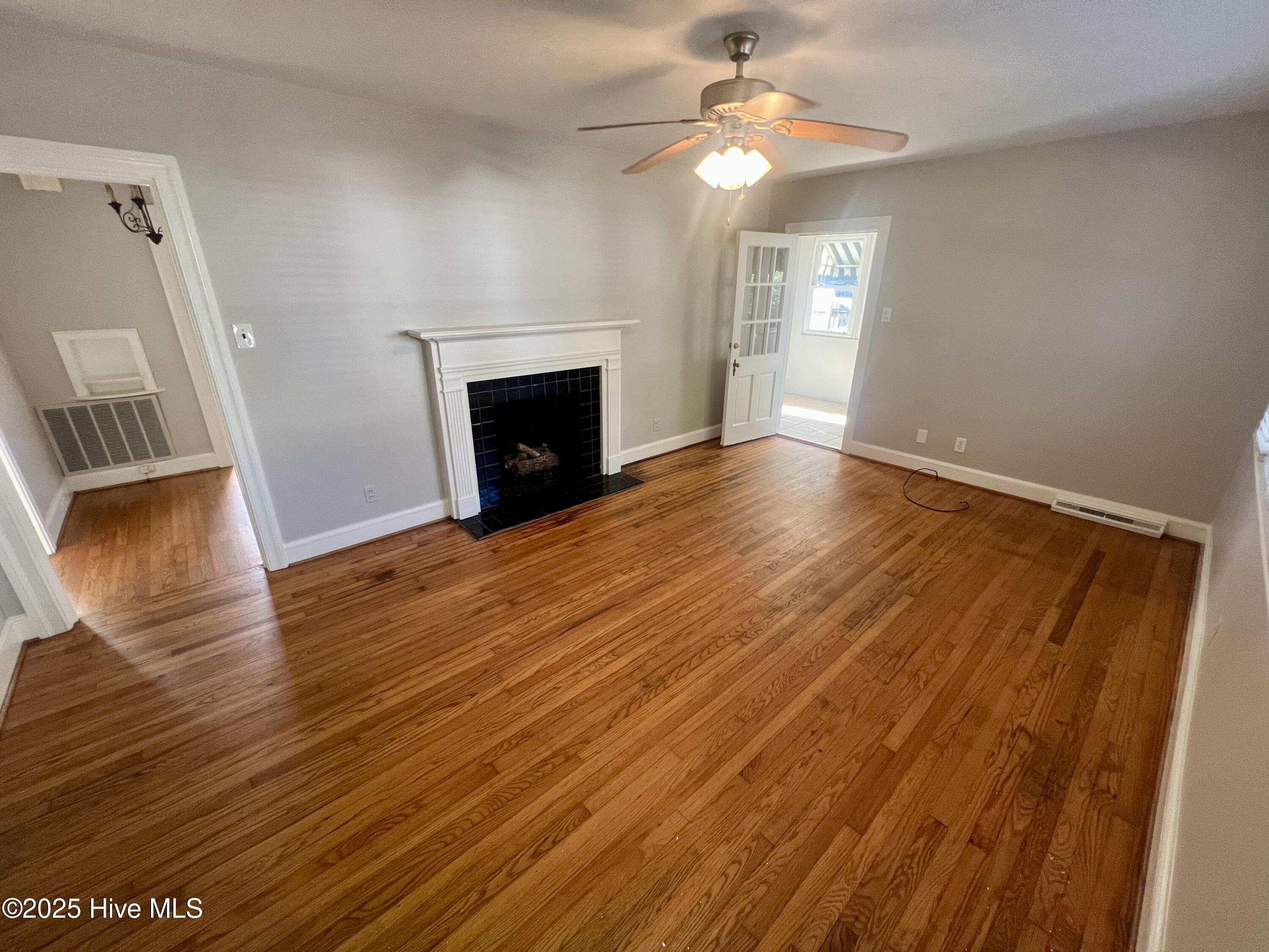 1137 Anderson Street Northwest Wilson, NC 27893 - Photo 4 of 10 IMG_4567