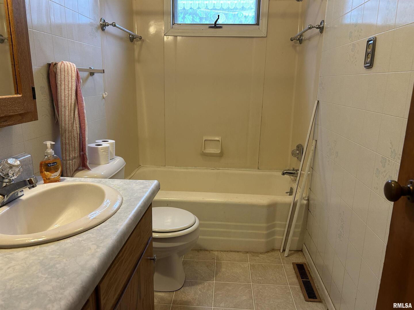 422 West 5th Street Benton, IL 62812 - Photo 16 of 17