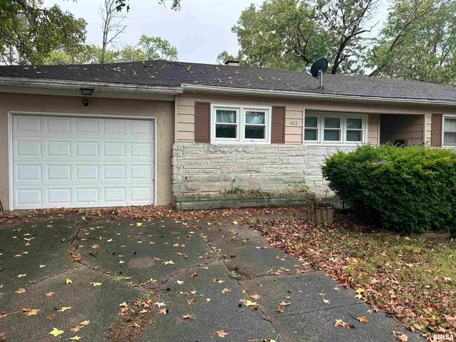 $74,900 | 422 West 5th Street, Benton, IL 62812
