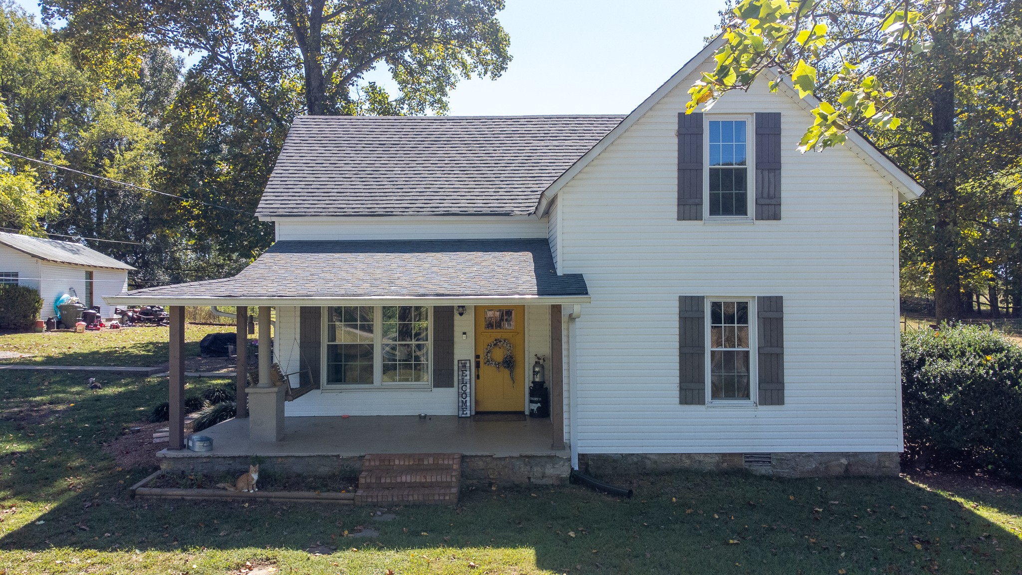 3411 Gimlet Road Lawrenceburg, TN 38464 - Photo 2 of 32 a front view of a house with garden