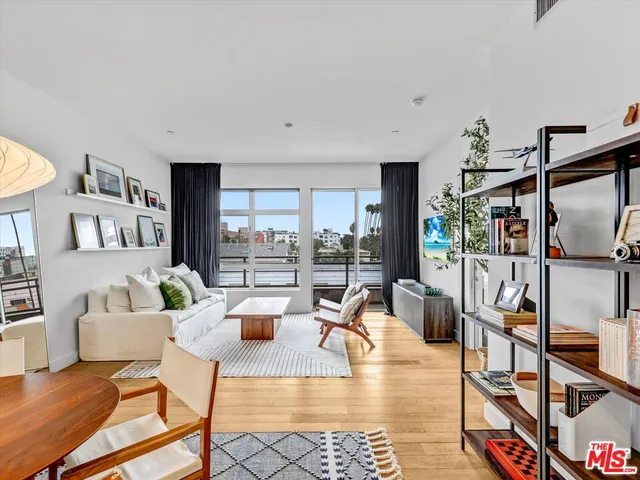 $599,000 | 6001 Carlton Way, Unit 410, Los Angeles, CA 90028